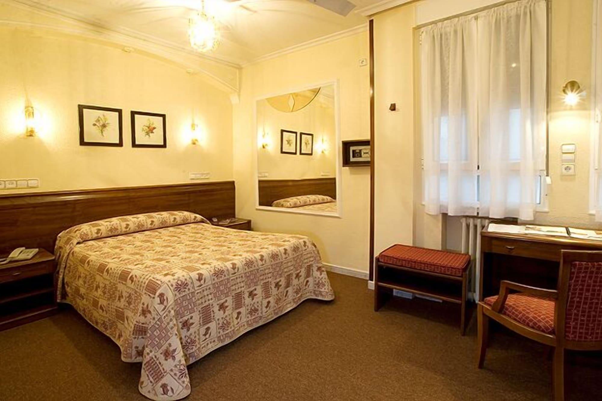 Hotel Castilla Gijón Kültér fotó