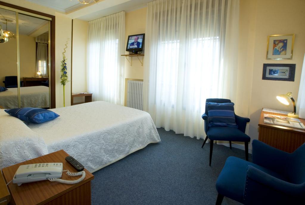 Hotel Castilla Gijón Kültér fotó