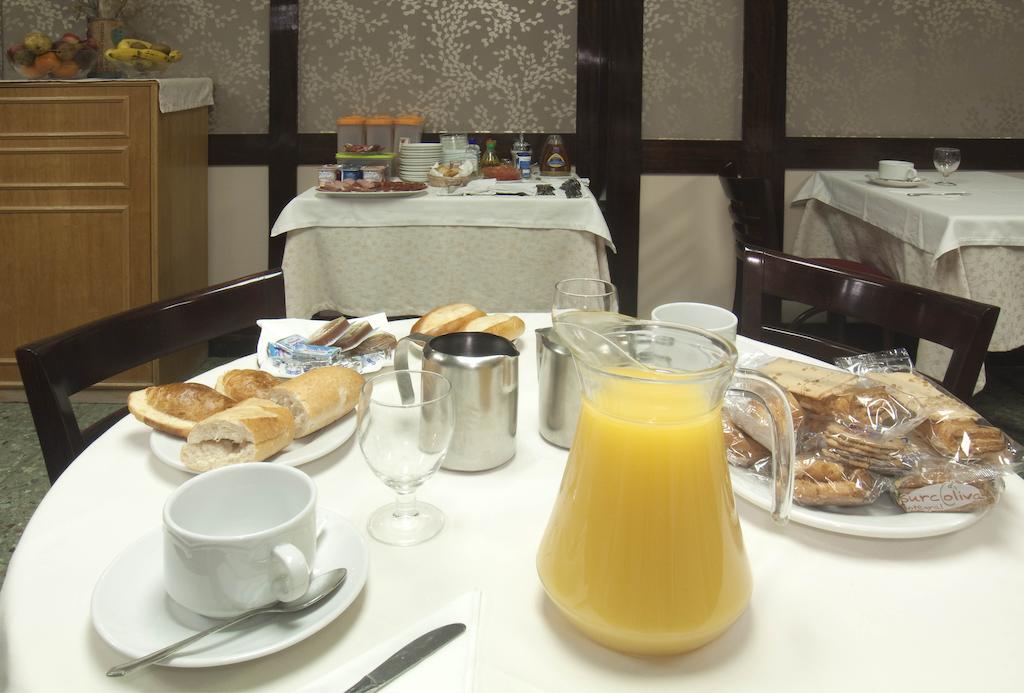 Hotel Castilla Gijón Kültér fotó